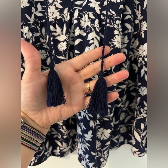 Rayon Flowy Floral Navy and White Women's Top size L (F114) - Picture 5 of 8